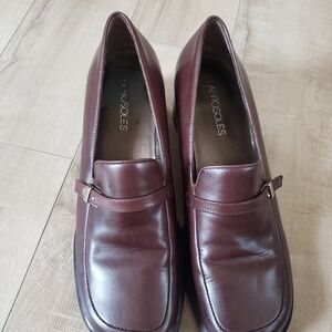 WOMEN'S shoes